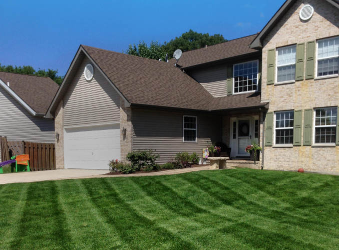 Lawn mowing in Shorewood, IL